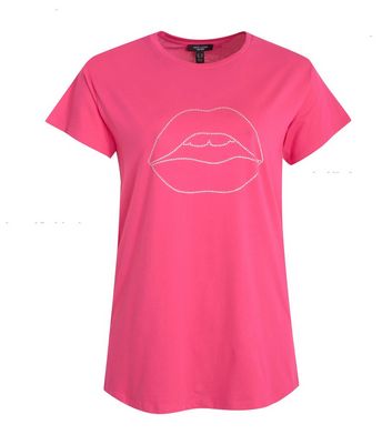 Curves Bright Pink Lips Print Long T-Shirt | New Look