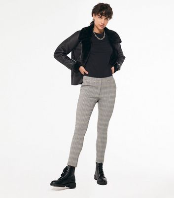 New look hot sale checkered trousers