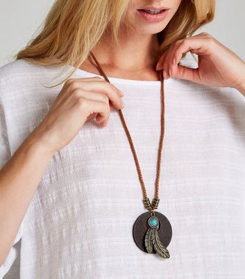 Image of Apricot Cream Oversized Top with Necklace New Look