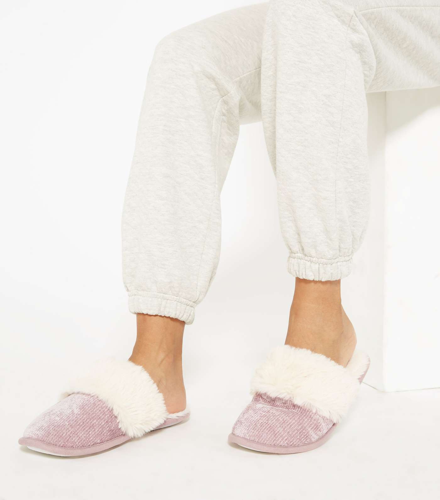 Pink Chenille Faux Fur Mule Slippers Image 2
