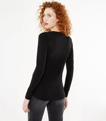 long sleeve black crew neck top