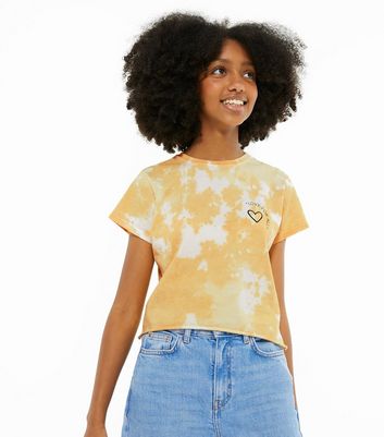 Yellow store slogan top