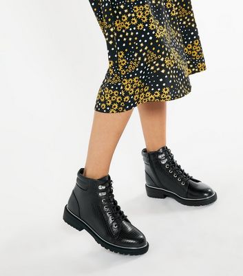 Newlook hotsell snake boots