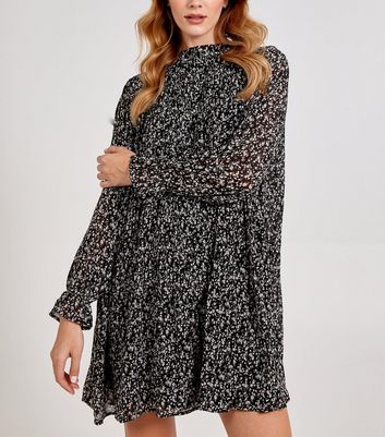 Image of Blue Vanilla Black Floral Pleated Swing Dress New Look