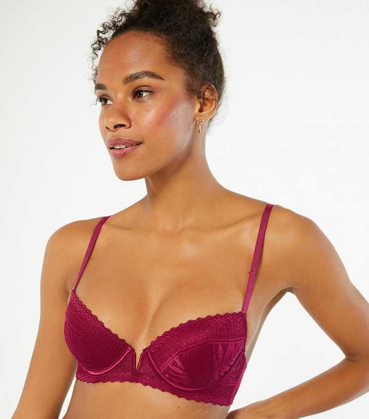 https://media2.newlookassets.com/i/newlook/668083167/womens/clothing/lingerie/burgundy-linear-lace-notch-front-push-up-bra.jpg?strip=true&qlt=50&w=720
