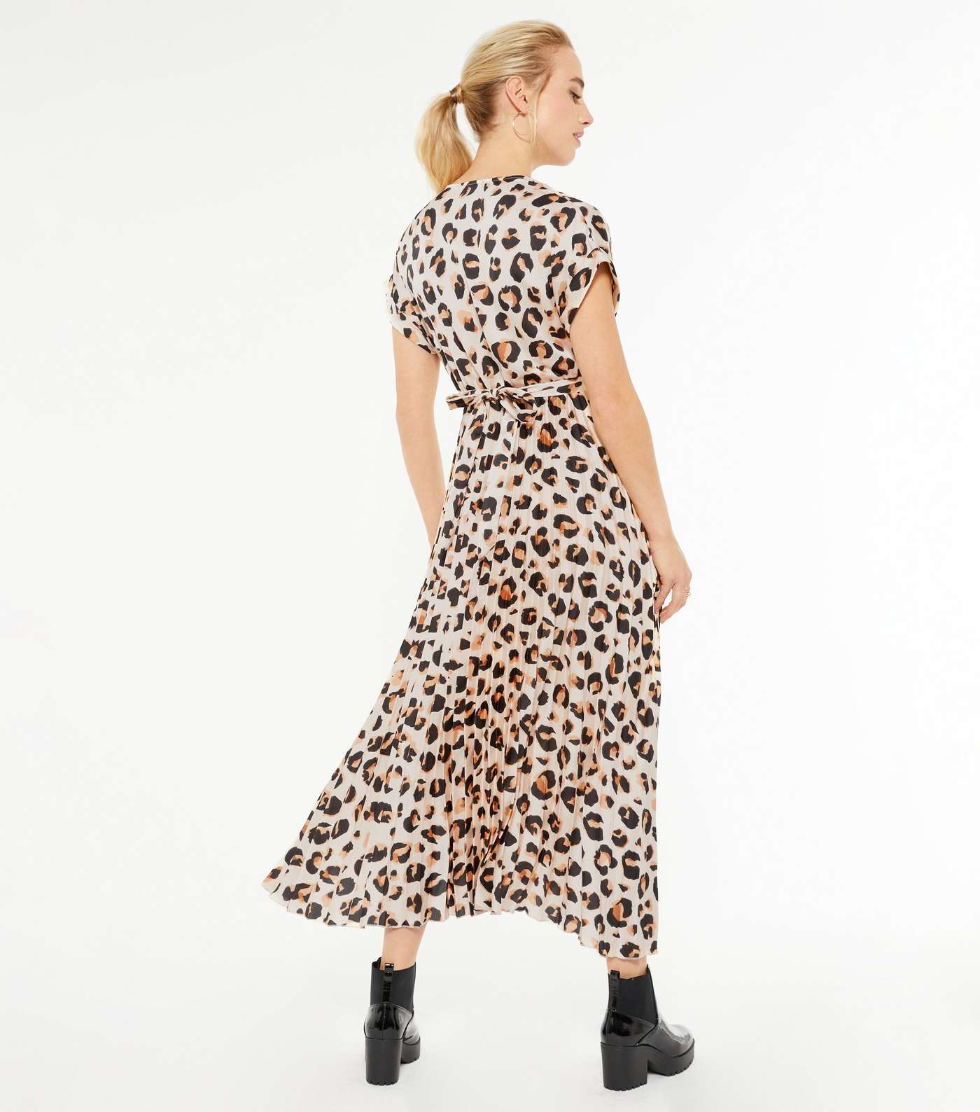 Off White Pleated Satin Leopard Belted Midi Dress Image 4