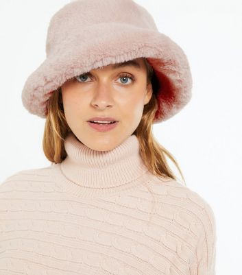 Pink Faux Fur Bucket Hat | New Look