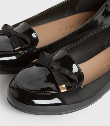 black patent ballet pumps