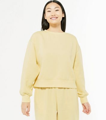 Petite Pale Yellow Crew Neck Sweatshirt New Look