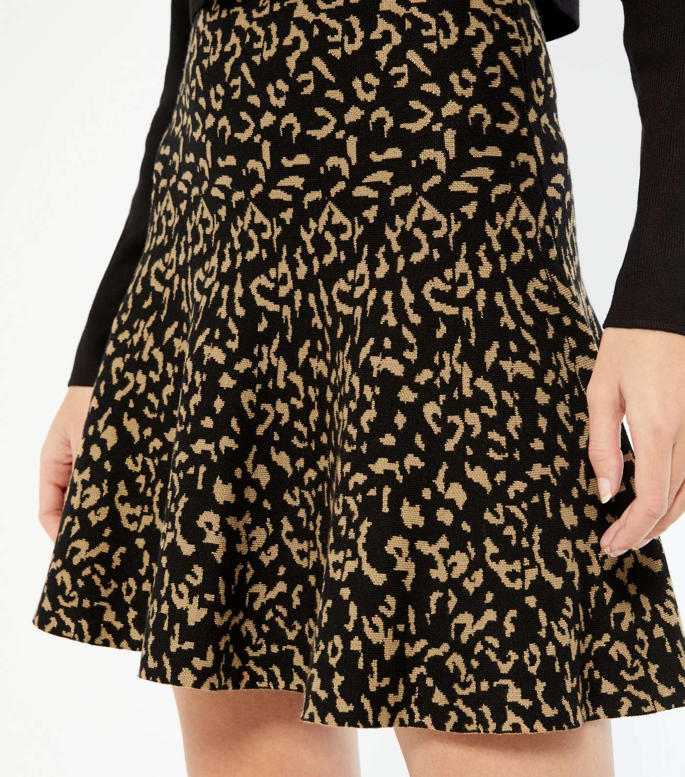 Black Jacquard Knit Animal Print Flippy Skirt Image 4