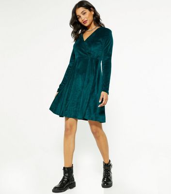 new look green velvet dress