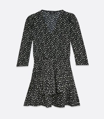 Image of AX Paris Black Ditsy Floral Tiered Mini Dress New Look