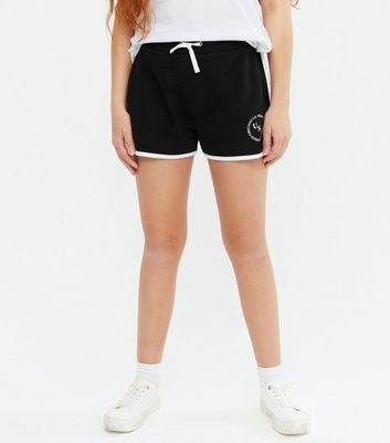 black flowy shorts