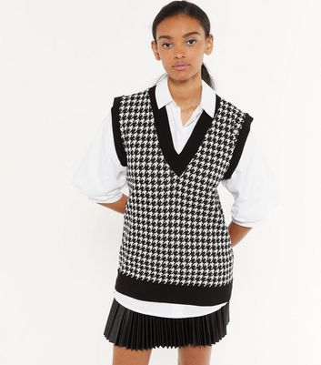 dogtooth v neck jumper