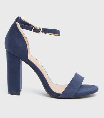 navy heels block