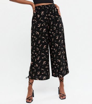 Black Floral Wide Leg Crop Trousers 