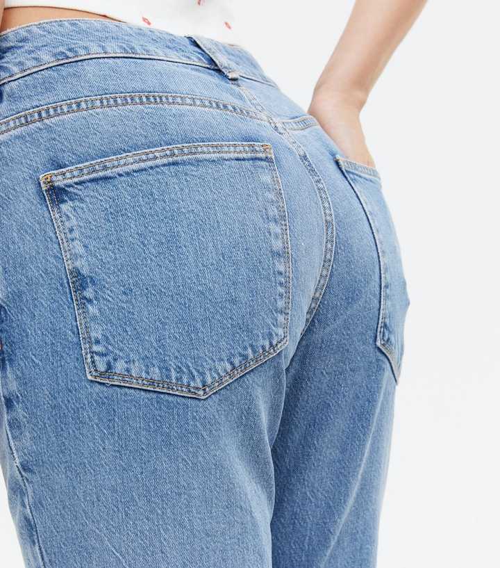 New Look Petite low rise flared jean in mid blue