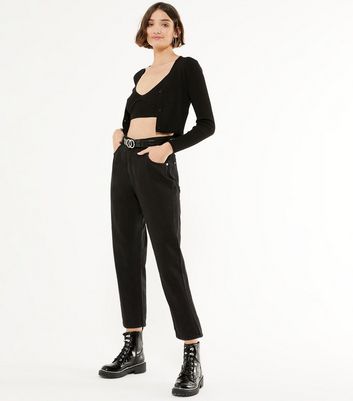 Black mom jeans new hot sale look