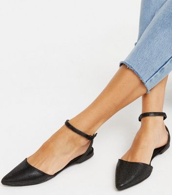 pointed ballet pumps