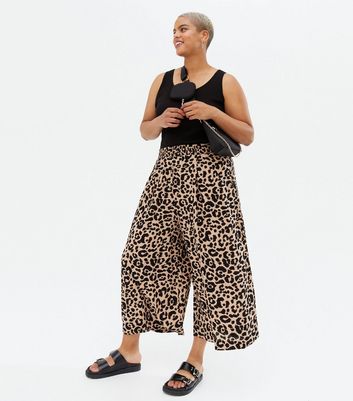 Leopard print wide hot sale leg cropped trousers