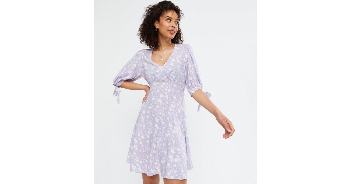 Tall Lilac Floral V Neck Tie Sleeve Mini Dress | New Look