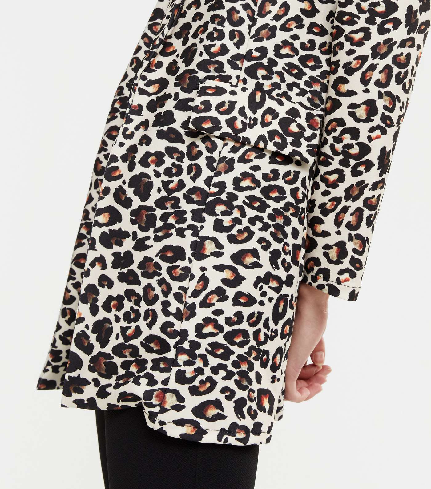 Mela Black Leopard Print Blazer Image 4