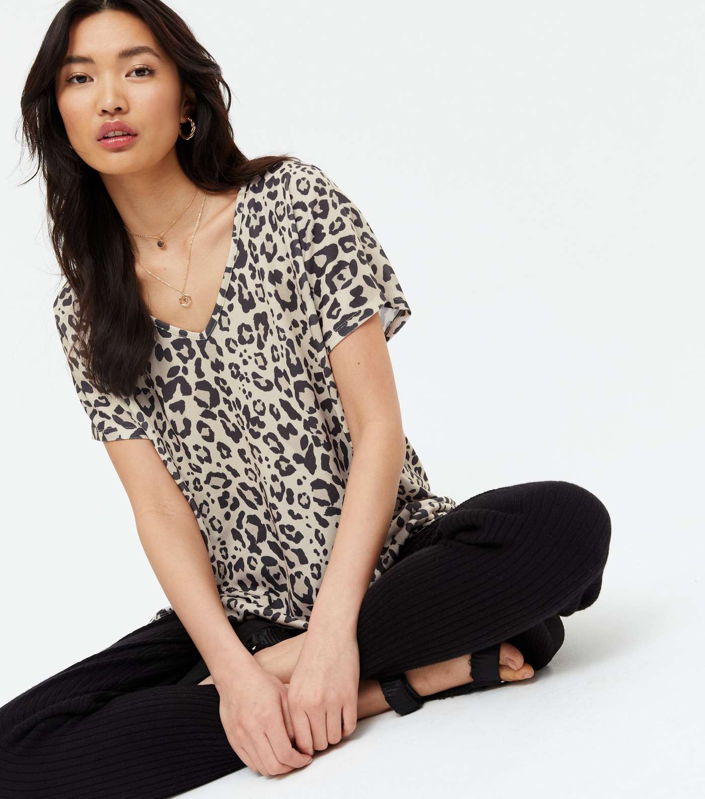 Off White Leopard Print Fine Knit V Neck T-Shirt  Image 2