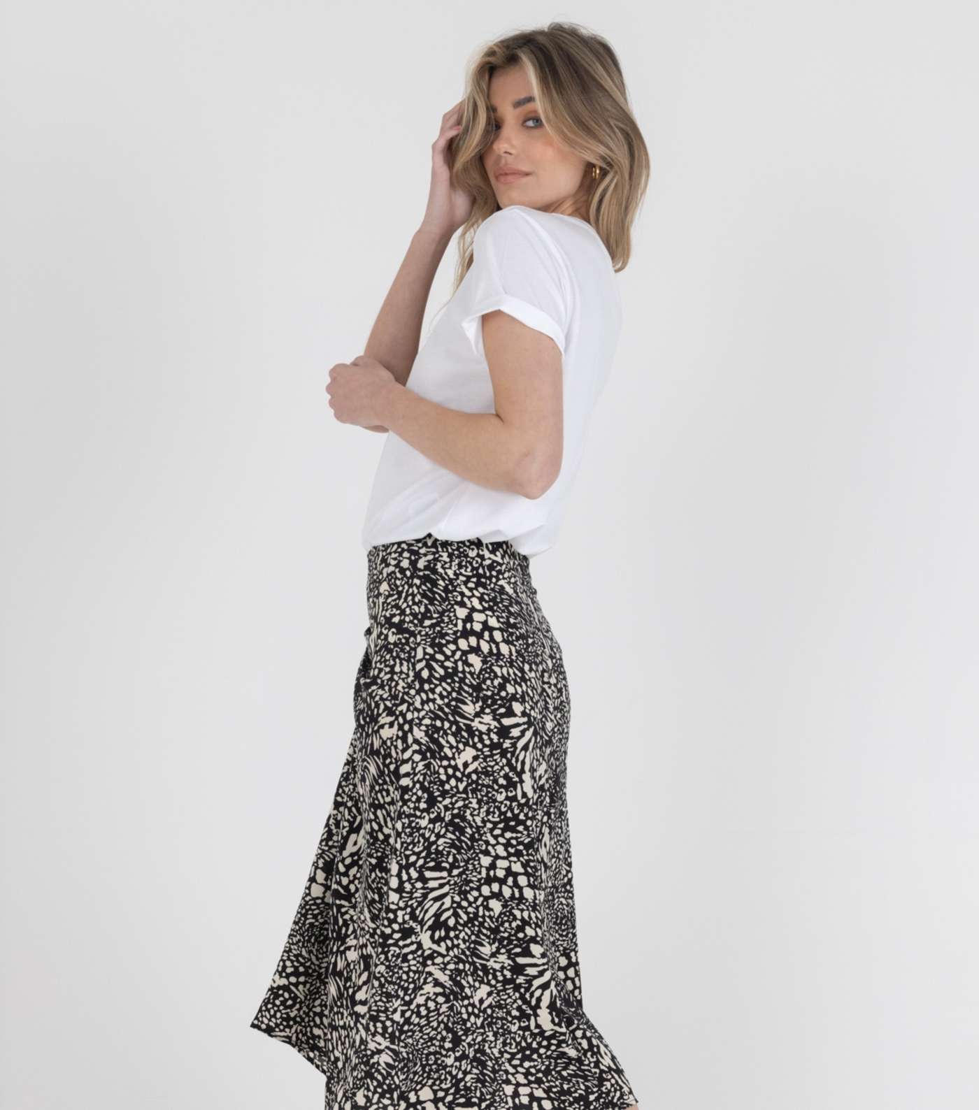 Zibi London Black Leopard Print Midi Skirt Image 4