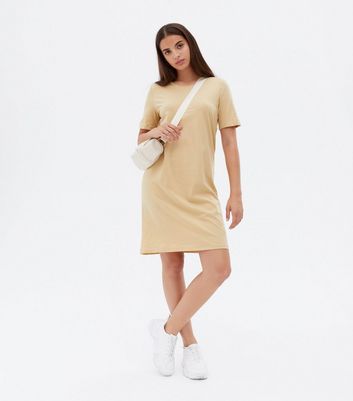 camel t shirt dress