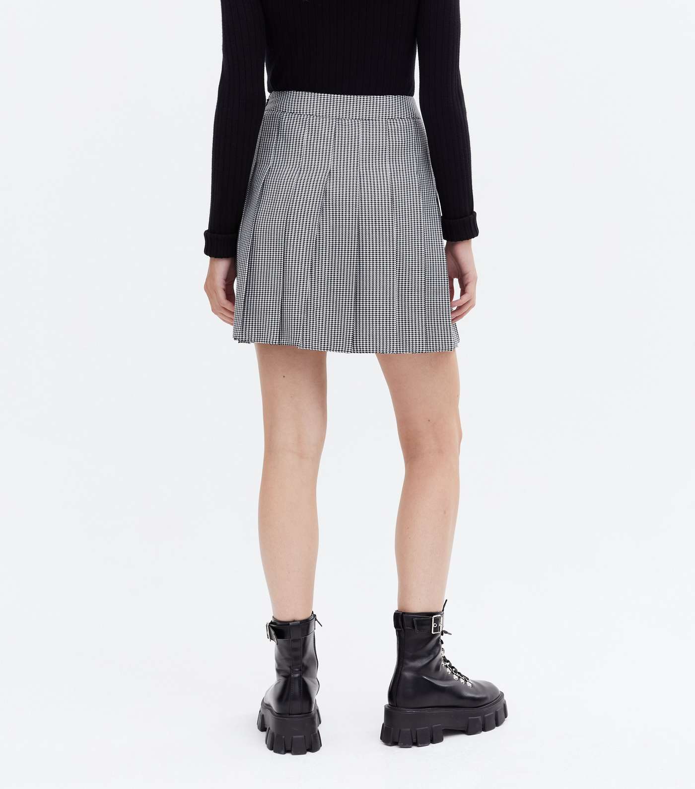 Black Dogtooth Pleated Mini Tennis Skirt Image 4