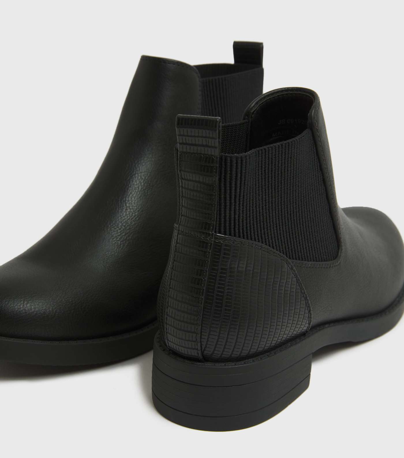 Black Round Toe Chelsea Boots Image 4