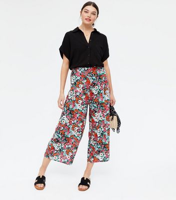 Black Ribbed Wide Leg Crop Trousers | New Look