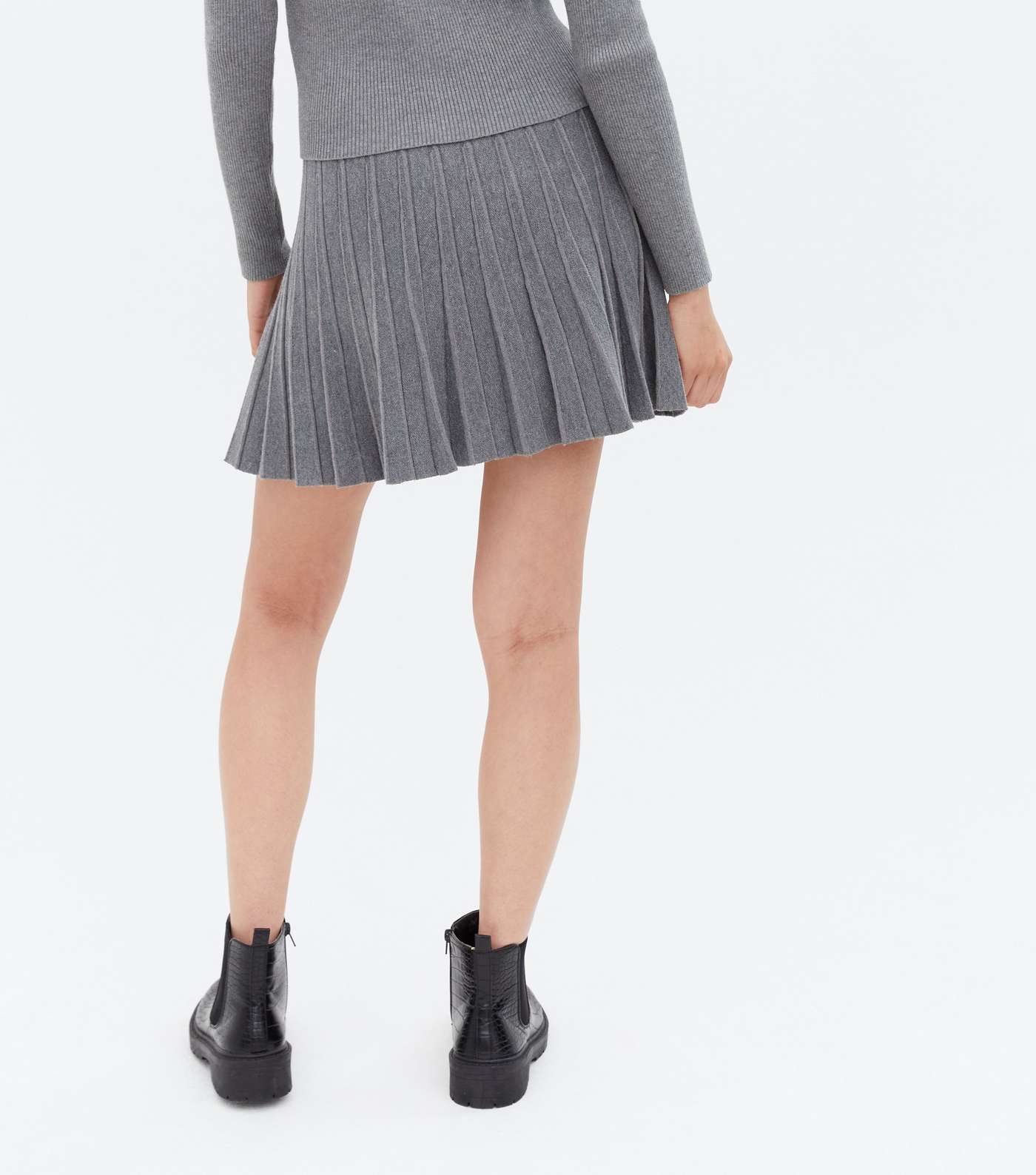 Grey Knit Pleated Flippy Mini Skirt Image 4