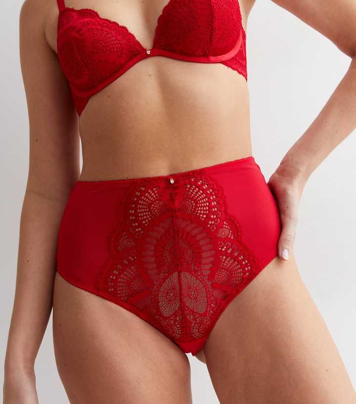 https://media2.newlookassets.com/i/newlook/694012360/womens/clothing/lingerie/red-scallop-lace-high-waist-briefs.jpg?strip=true&qlt=50&w=720