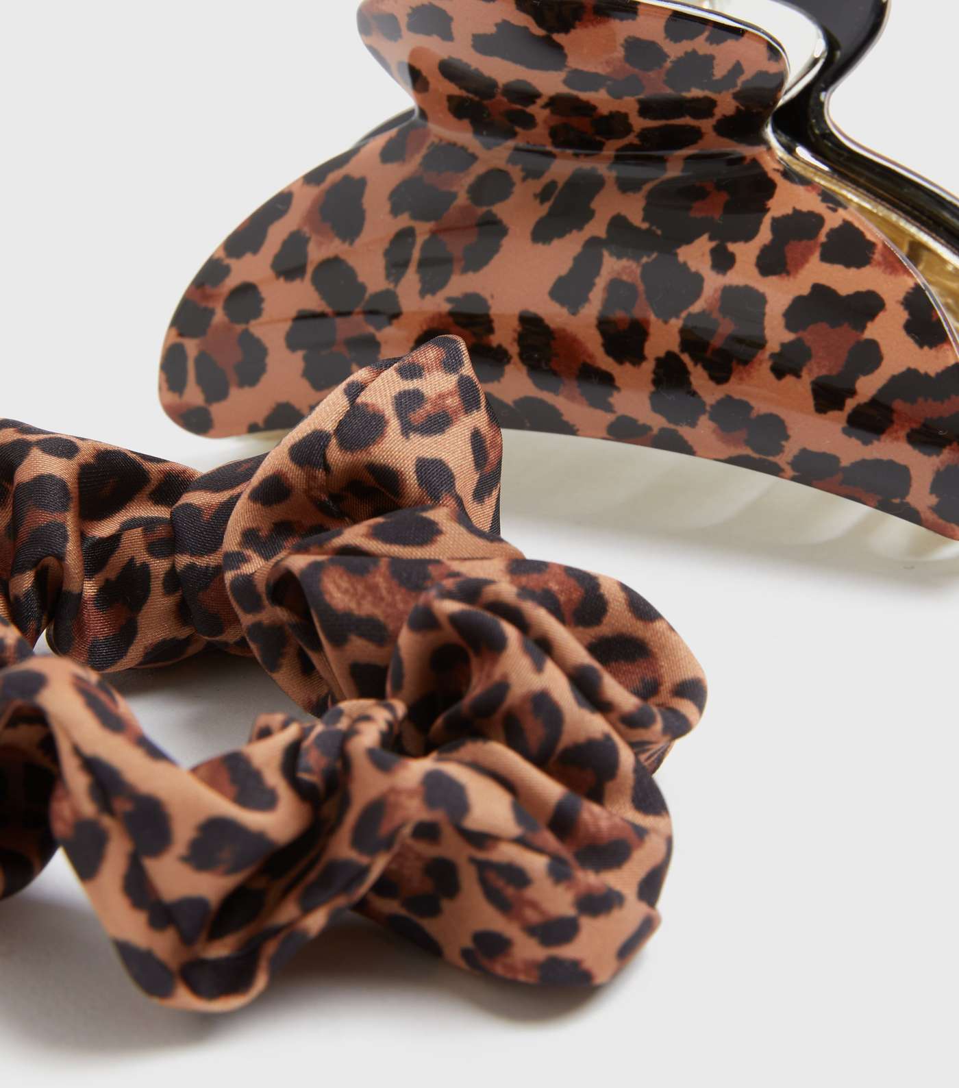 2 Pack Brown Leopard Print Clip and Scrunchie Set Image 2