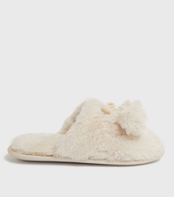 White pom pom sales slippers