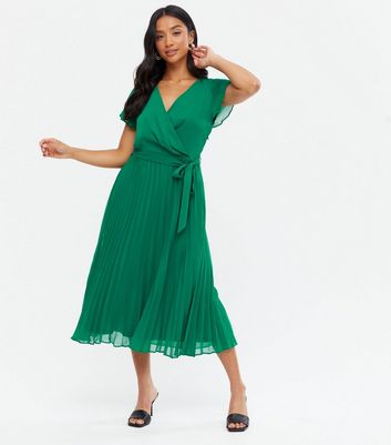 Petite Green Pleated Wrap Midi Dress New Look