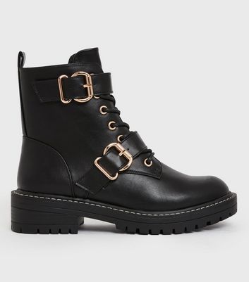 Pull&bear lace front hot sale cleated sole hiker boot