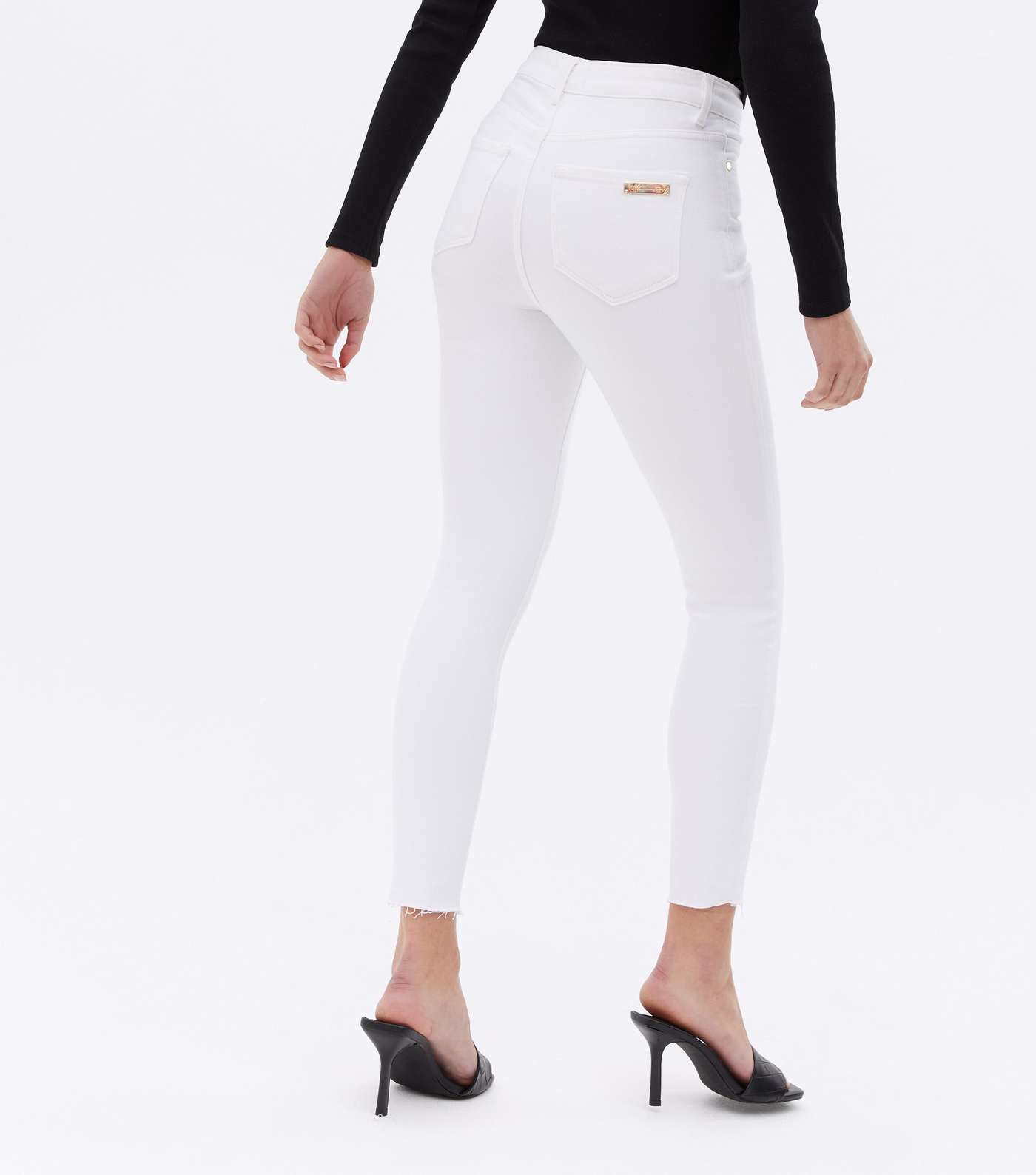 Little Mistress White Frayed Hem Button Skinny Jeans Image 4