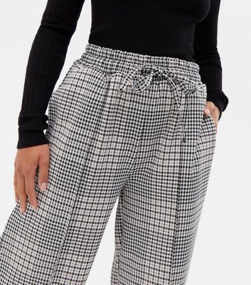 Black Check Straight Leg Trousers  New Look