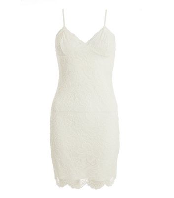 QUIZ White Scallop Lace Mini Bodycon