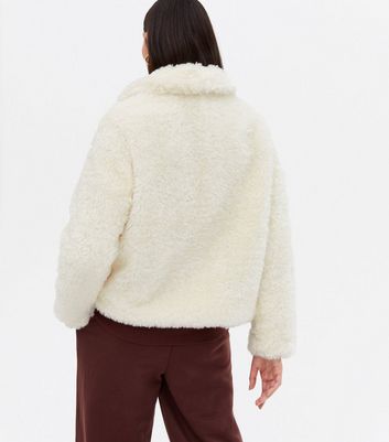 Natural Womens Clothing Coats Fur coats New Look Faux Fur Collared Coat in Cream 