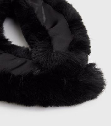 Black faux fur deals scarf new look