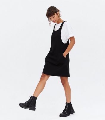 Black Crepe Pocket Front Pinafore Dress New Look