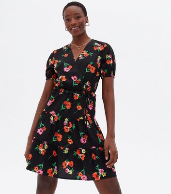 black floral short sleeve dress