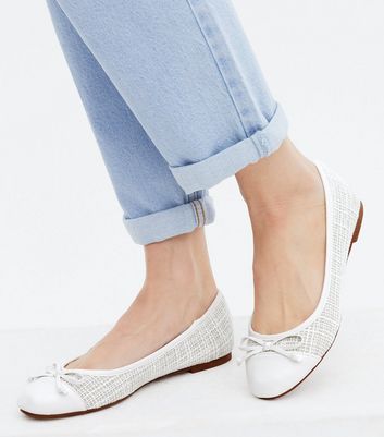 Off white hot sale flat shoes