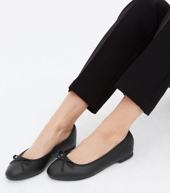 Wide Fit Black Bow Ballet Pumps New Look