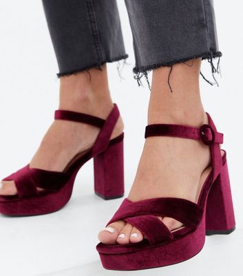 Stylish Velvet Maroon Solid Block Heel Sandal For Women at Rs 857 | Block  Heels | ID: 24290562212