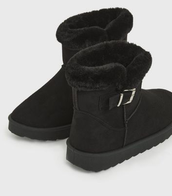 Girls fur hotsell lined boots