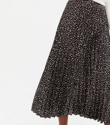 New look pleated midi skirt in black polka clearance dot